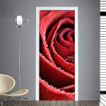 Adesivo per porta con rosa bagnata di rugiada